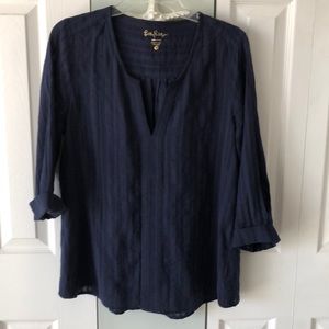 Lilly Pulitzer 3/4 sleeve light weave top.